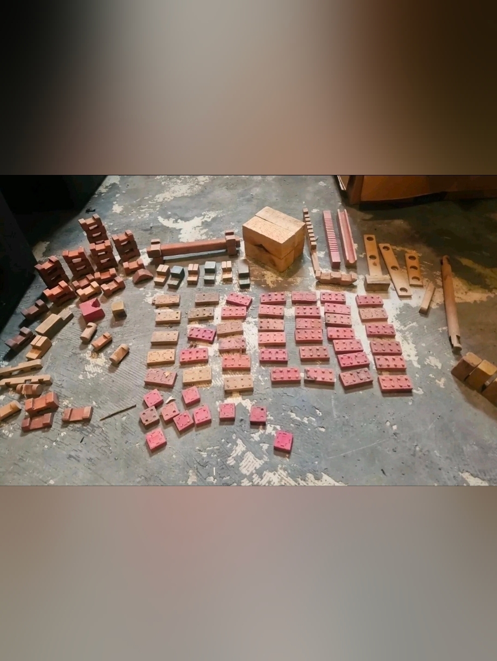 Vintage American Bricks Wood Building Blocks & Lincoln Logs 1940s Lot of 113